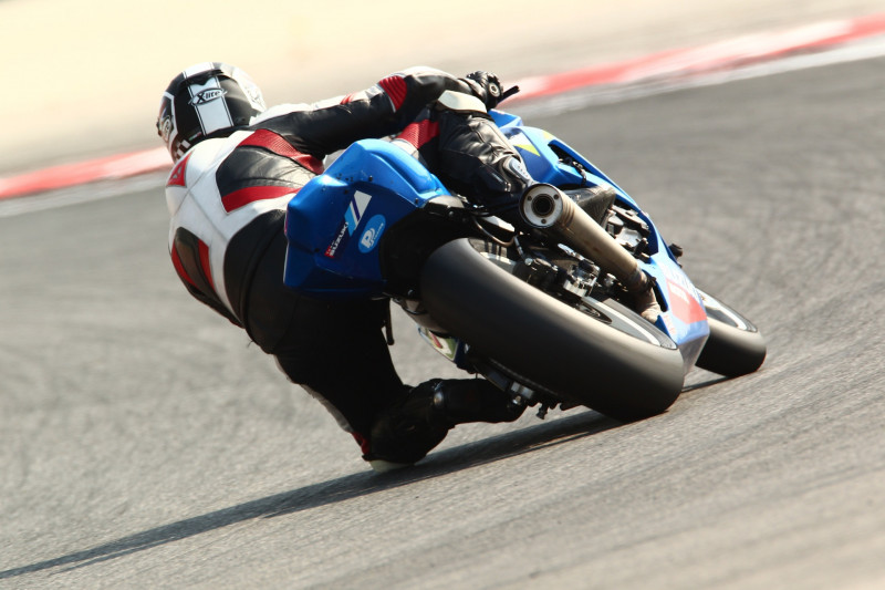 misano 1.jpg (396.49 KiB) 2354 mal betrachtet Zwar noch 3 Meter weg vom Curb, aber es wird besser :)