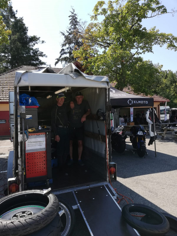 A + H.jpg (312.85 KiB) 3934 mal betrachtet A + H.jpg