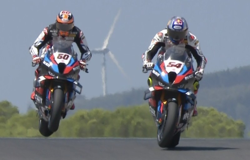 SBK-WM_2024-08_Portimao-Superpole_Ratzfatz_vdM.jpg