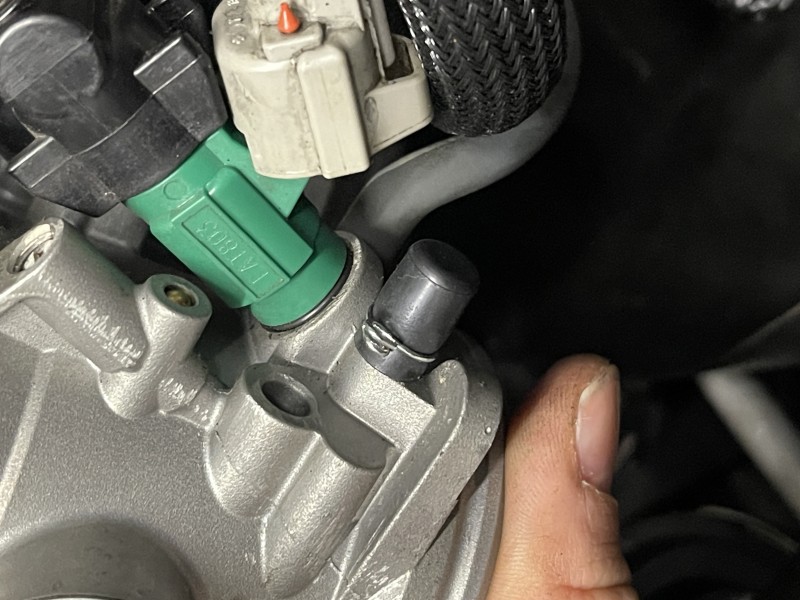 Original Kawasaki Stopfen zum verschließen der nicht mehr benötigten unterdruckleitungen an dem Drosselklappenkörper