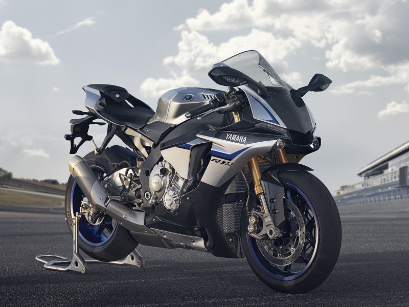 2015_YAM_YZF1000R1SPL_EU_BWM2_STA_001.jpg