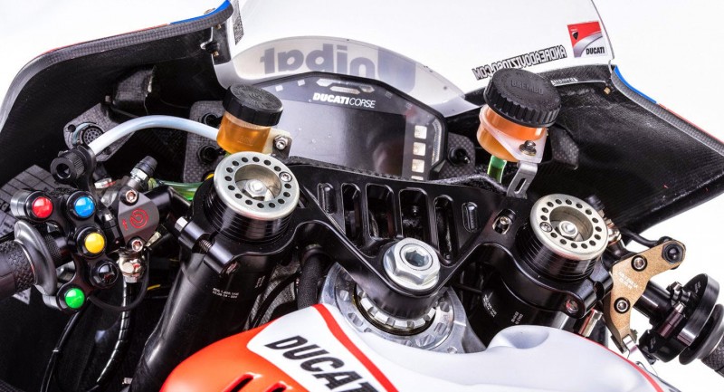 Ducati-Desmosedici-GP-15-motogp-bike-03.jpg