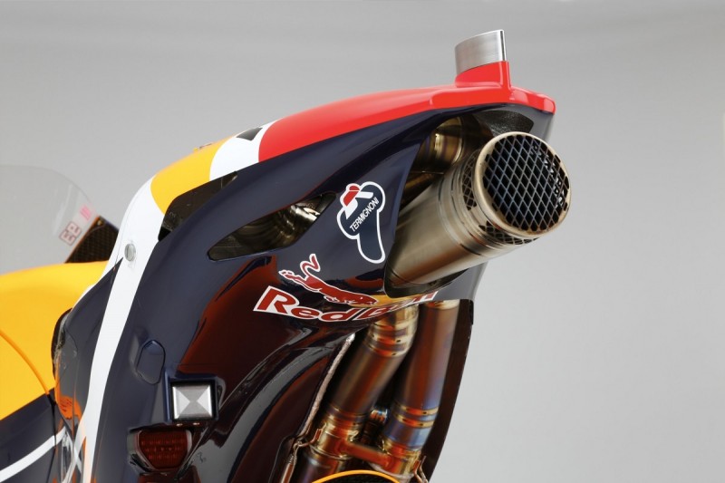 marc-marquez-and-dani-pedrosa-s-2015-honda-rc213v-motogp-bike-high-res-picture-bonanza-photo-gallery_3.jpg
